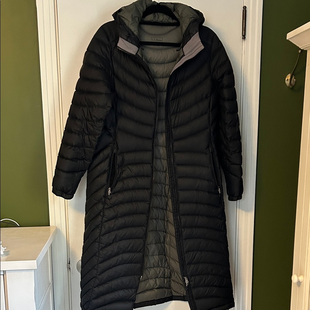 L.L. Bean Women's Black Long Puffer Coat medium